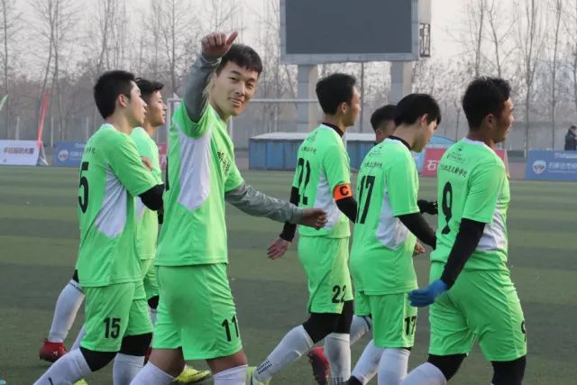 原帅34分山西送四川6连败 新疆大胜青岛5连胜